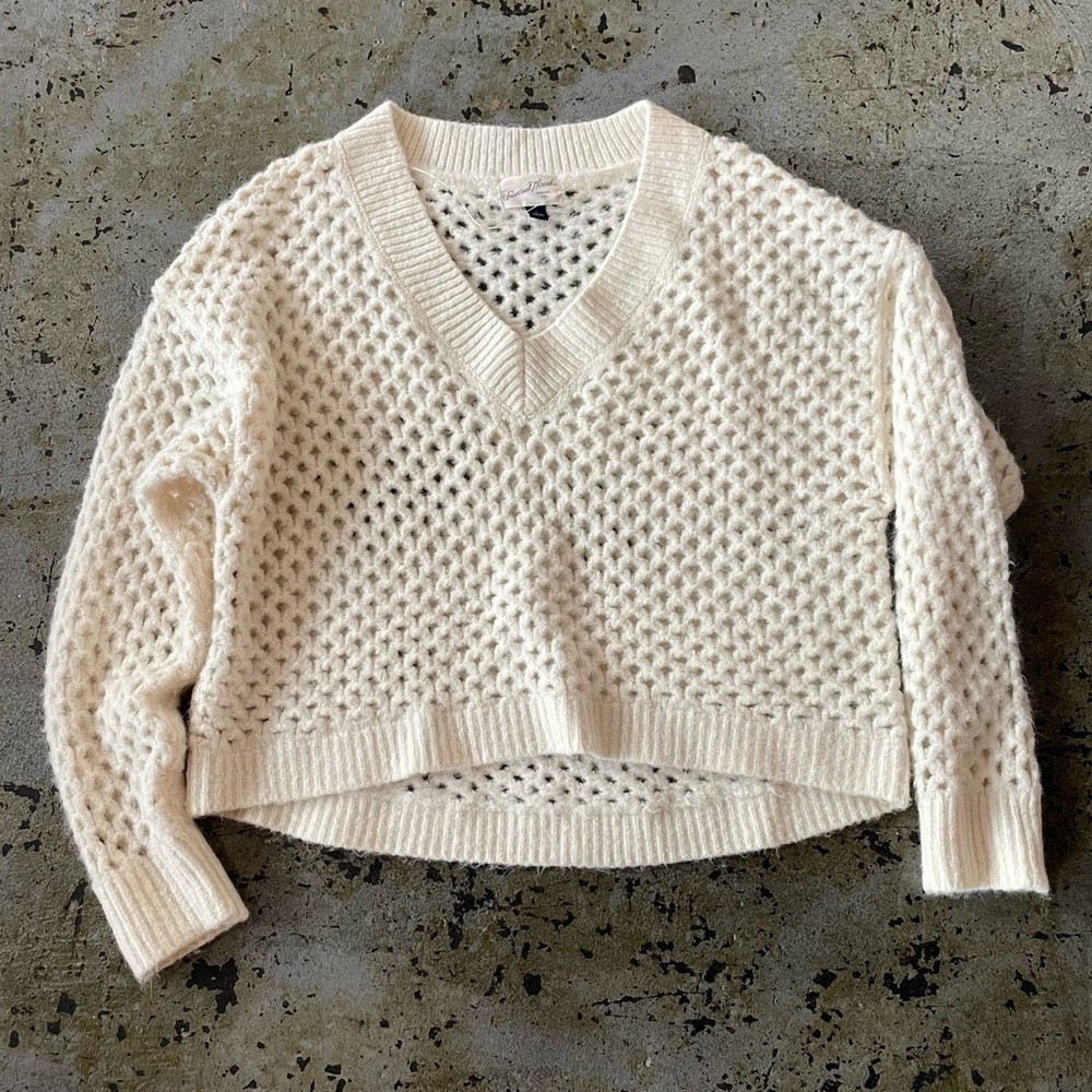 Universal Thread Cream Open-Work V-Neck Long Sleeve Sweater Size Large